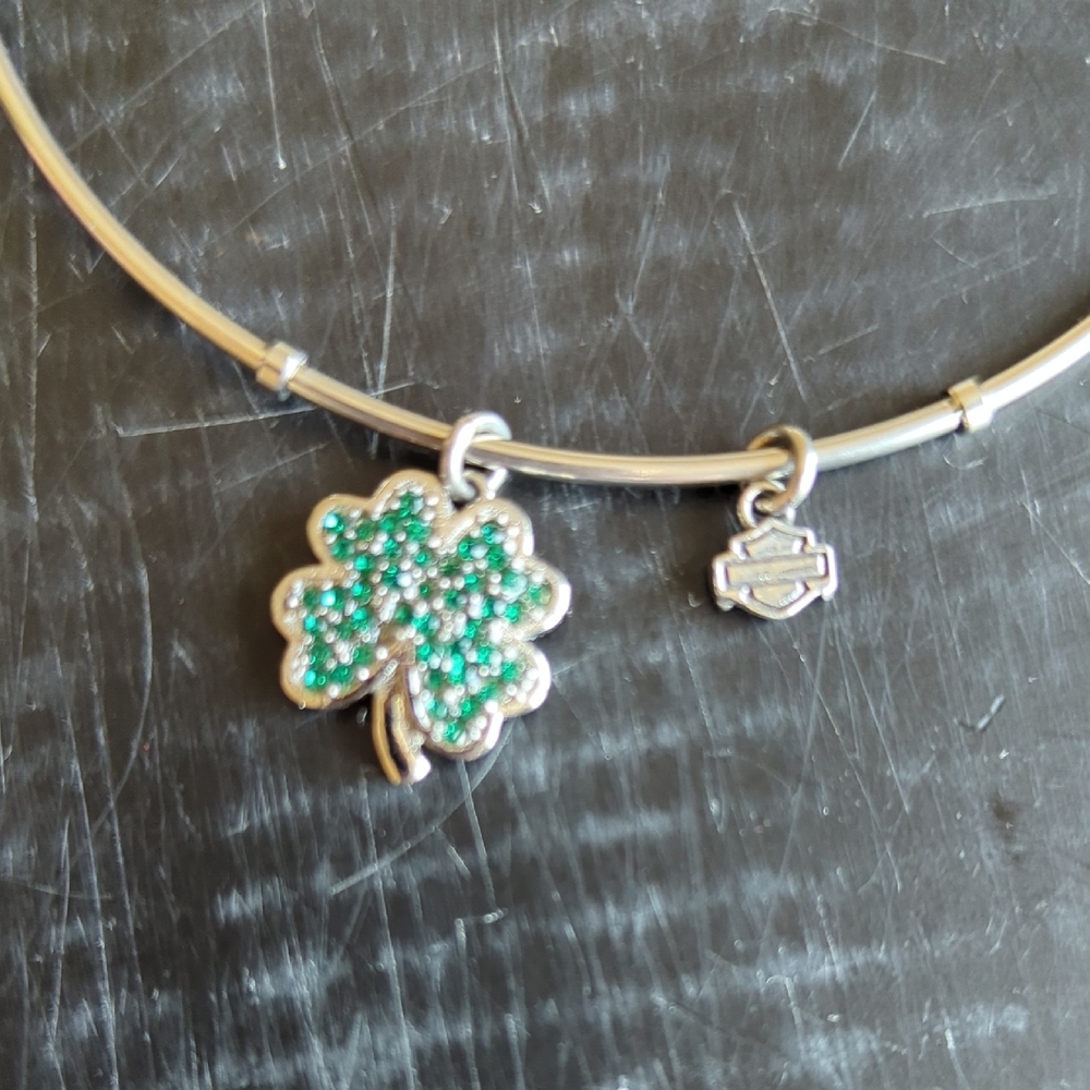 Harley Davidson Silver Clover Charm Bracelet - Picture 2 of 7